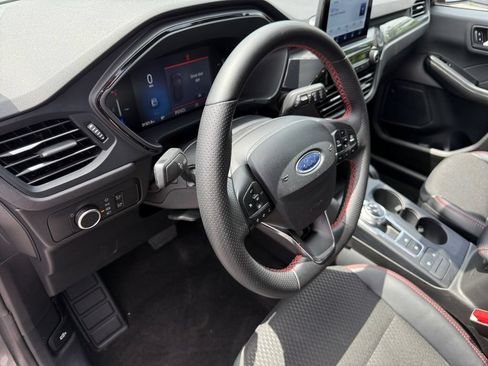 Used 2025 Ford Escape ST-Line AWD/4WD image 28