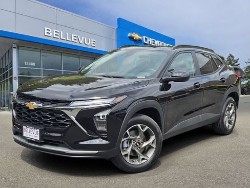New 2026 Chevrolet Trax LT w/ Driver Confidence Package FWD image 1
