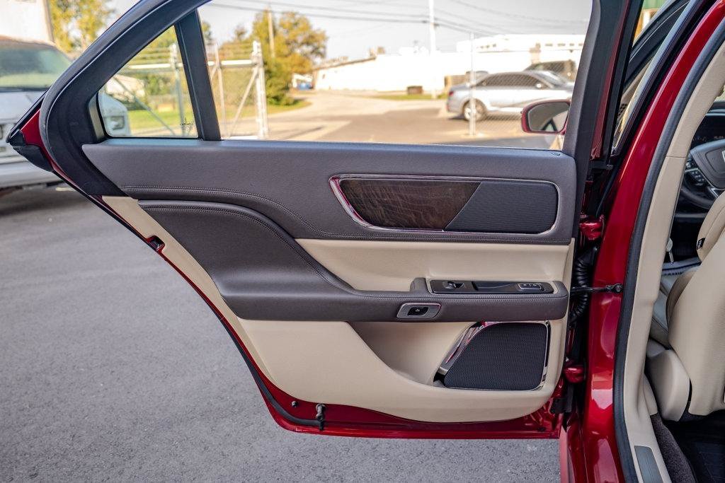 Used 2017 Lincoln Continental Select w/ Climate Package AWD/4WD image 31