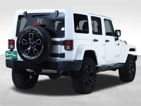 Used 2017 Jeep Wrangler Unlimited Sahara image 11