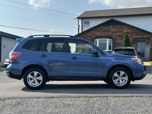 Used 2015 Subaru Forester 2.5i Limited AWD/4WD image 2