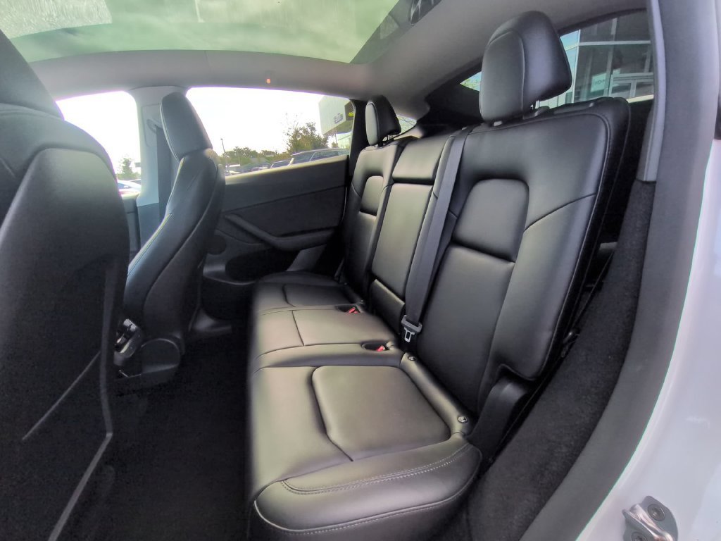 Used 2024 Tesla Model Y Long Range RWD image 19