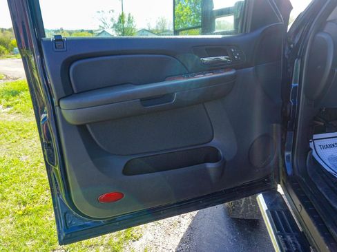 Used 2007 Chevrolet Silverado 1500 LTZ w/ Safety Package AWD/4WD image 26