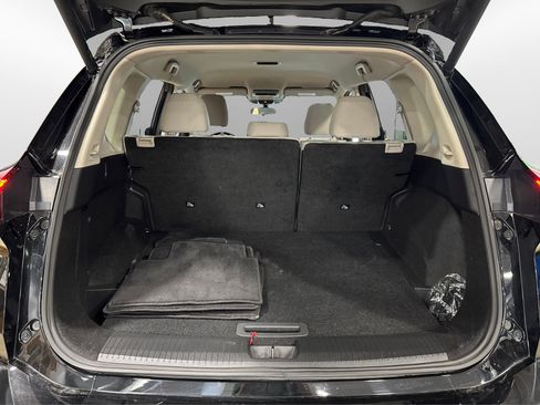 Used 2025 Nissan Rogue SV image 41