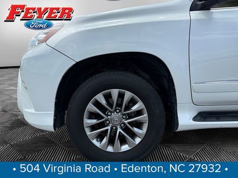 Used 2017 Lexus GX 460 Luxury w/ Preferred Accessory Package AWD/4WD image 14