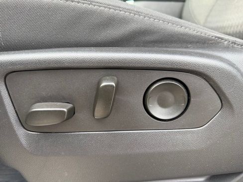 Used 2022 Chevrolet Silverado 1500 RST image 12