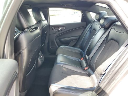 Used 2016 Chrysler 200 S w/ Comfort Group FWD image 11