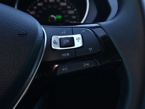 Used 2020 Volkswagen Tiguan SE image 24