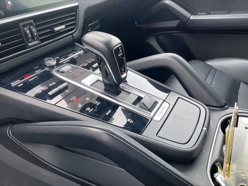 Used 2019 Porsche Cayenne image 19