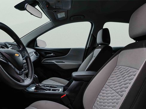 Used 2019 Chevrolet Equinox LS image 9