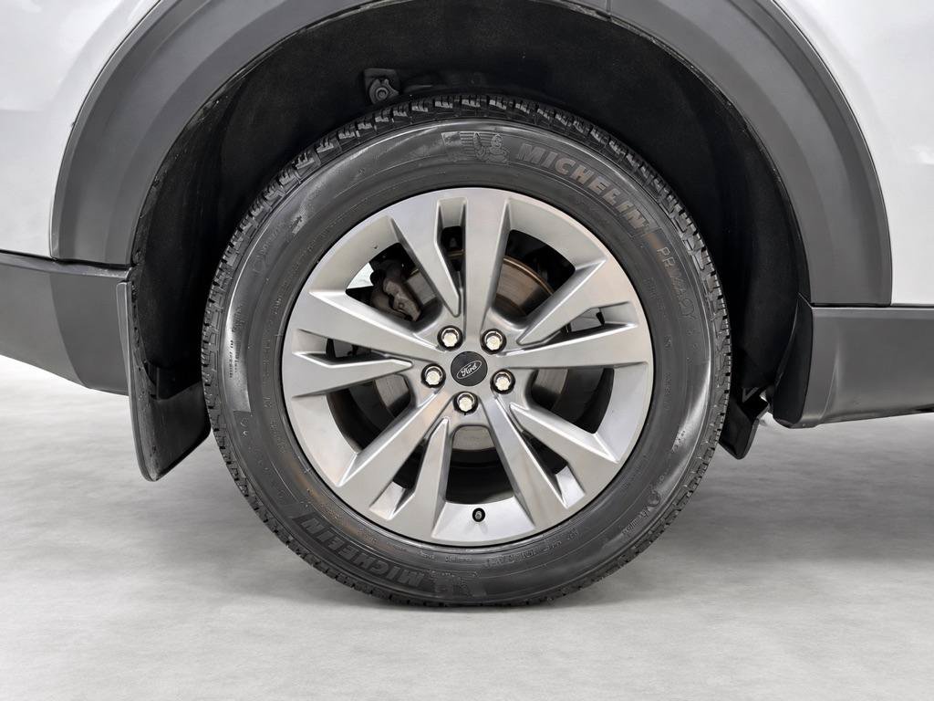 Used 2023 Ford Explorer XLT w/ Equipment Group 202A AWD/4WD image 26