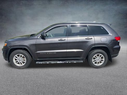 Used 2019 Jeep Grand Cherokee Laredo AWD/4WD image 2