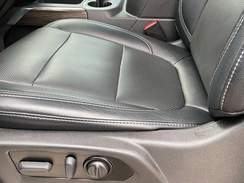 Used 2022 Chevrolet Silverado 1500 LT Trail Boss w/ Convenience Package II image 23