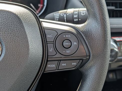 Used 2025 Toyota RAV4 XLE w/ Convenience Package image 39