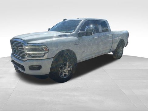 Used 2023 RAM 2500 Laramie AWD/4WD image 2