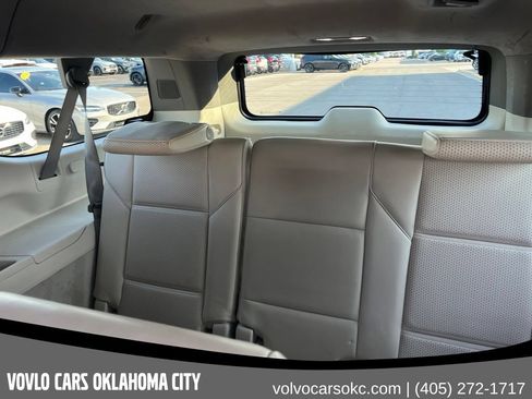Used 2023 Cadillac Escalade ESV Premium Luxury Platinum AWD/4WD image 18