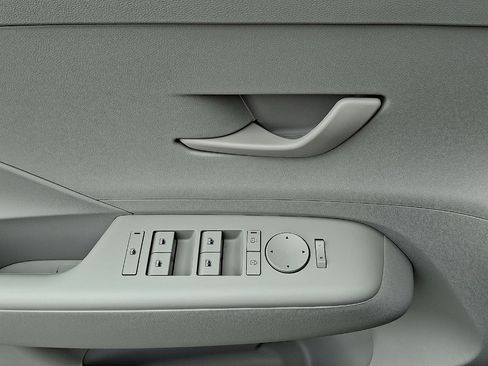 Used 2024 Hyundai Kona SEL w/ Convenience Package image 10