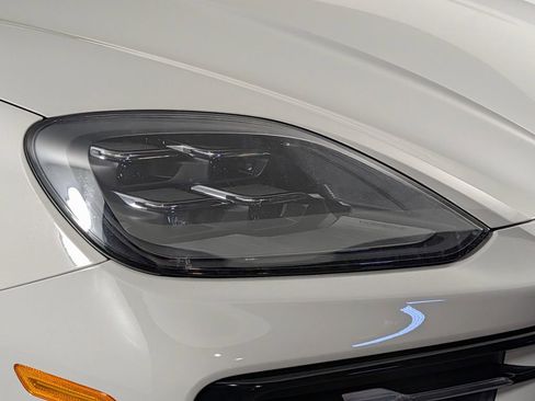 New 2026 Porsche Cayenne Coupe AWD/4WD image 15