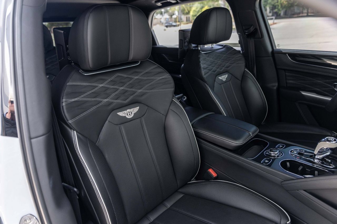 Certified 2023 Bentley Bentayga Extended Wheelbase AWD/4WD image 58