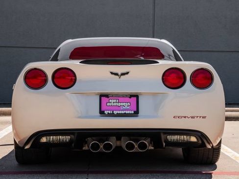 Used 2008 Chevrolet Corvette Coupe w/ Preferred Equipment Group RWD image 17
