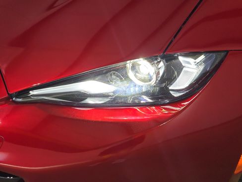 Used 2025 MAZDA MX-5 Miata RF Grand Touring RWD image 27
