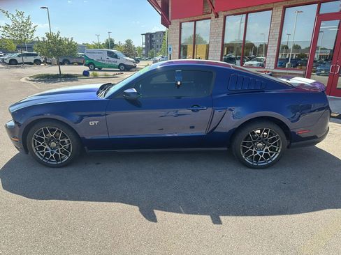Used 2010 Ford Mustang GT RWD image 8