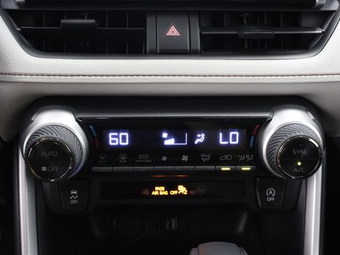 Used 2025 Toyota RAV4 XLE w/ Convenience Package FWD image 20