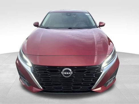 Used 2023 Nissan Altima 2.5 SV FWD image 2