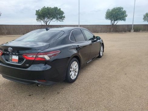 Used 2021 Toyota Camry LE FWD image 6