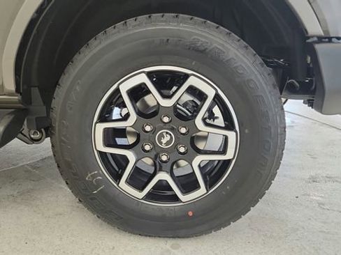 New 2025 Ford Bronco Outer Banks image 24