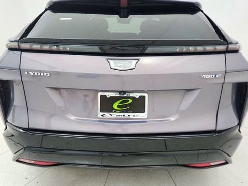 Used 2024 Cadillac Lyriq Sport image 12