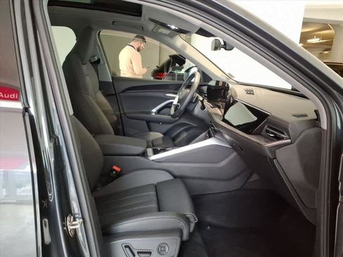 Used 2025 Audi Q5 Premium Plus w/ Premium Plus image 17