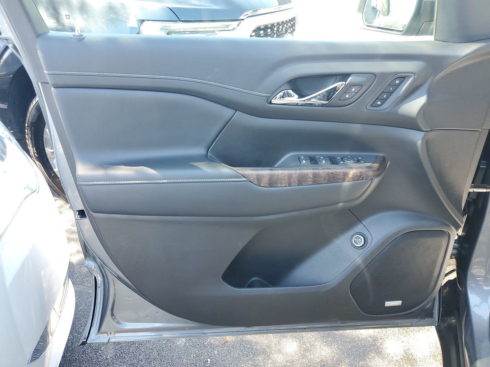 Used 2021 GMC Acadia Denali FWD image 14