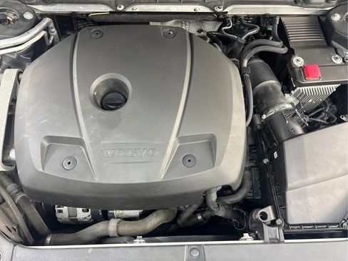 Used 2021 Volvo XC90 T5 Momentum w/ Protection Package image 31