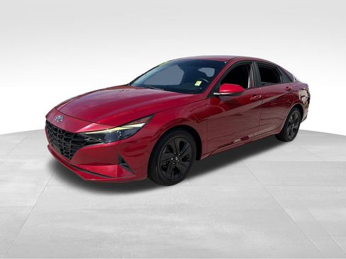 Used 2021 Hyundai Elantra SEL w/ Convenience Package FWD image 3