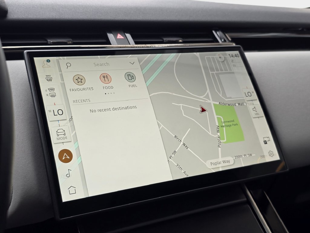 Certified 2025 Land Rover Range Rover Velar Dynamic SE AWD/4WD image 22