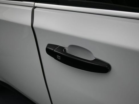 Used 2018 Chevrolet Traverse LT image 44