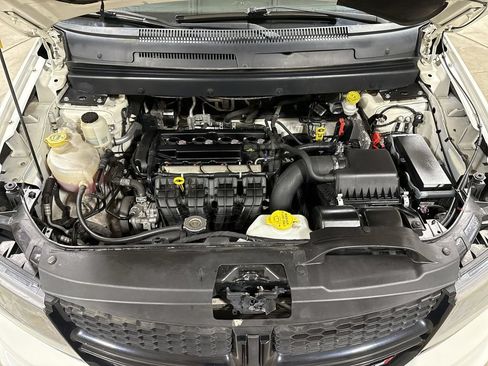 Used 2017 Dodge Journey SE w/ Flexible Seating Group FWD image 24