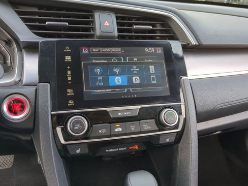 Used 2018 Honda Civic Touring image 25