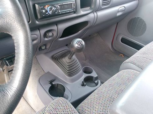 Used 1999 Dodge Ram 2500 Truck 2WD Quad Cab image 30