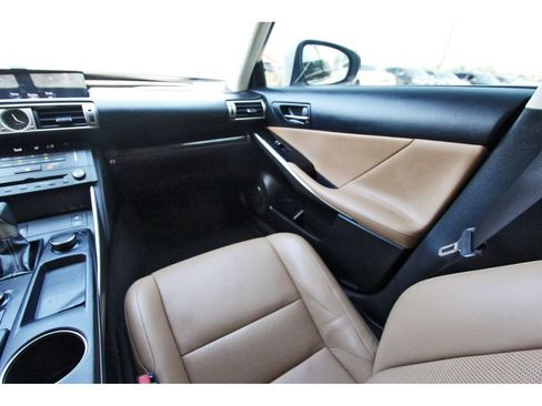 Used 2016 Lexus IS 300 AWD w/ Premium Package image 11