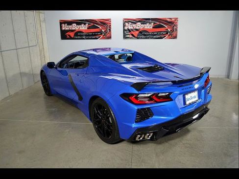 Used 2024 Chevrolet Corvette Stingray Premium Conv w/ Z51 Performance Package RWD image 5