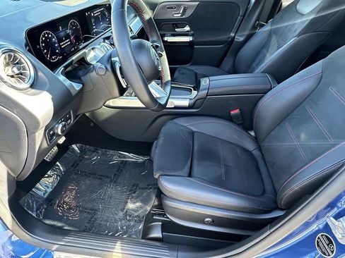 Certified 2025 Mercedes-Benz GLB 250 image 10