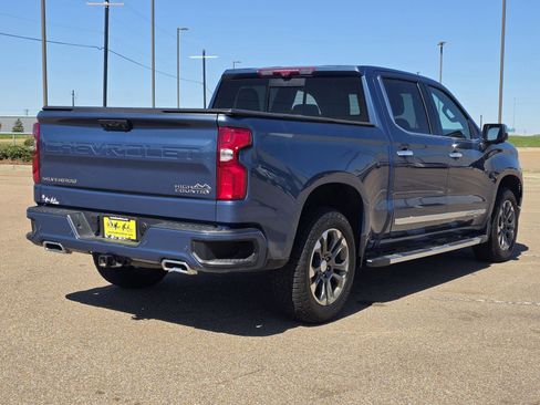 Used 2024 Chevrolet Silverado 1500 High Country w/ Technology Package AWD/4WD image 5