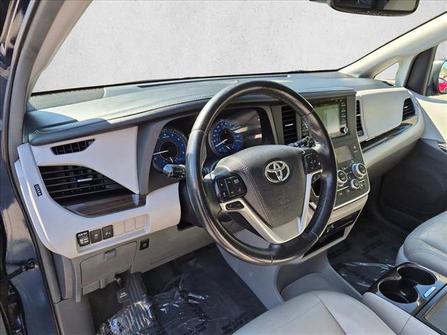 Used 2019 Toyota Sienna XLE w/ XLE Navigation Package FWD image 10