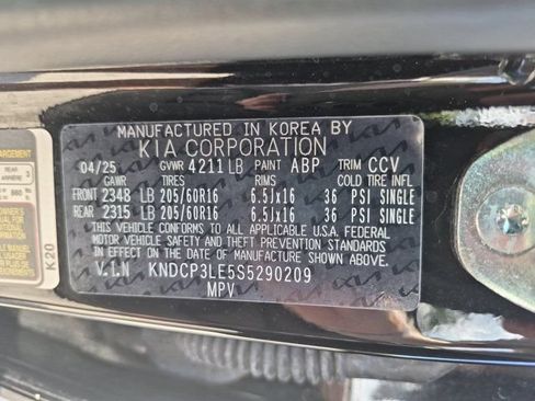 Used 2025 Kia Niro LX FWD image 35
