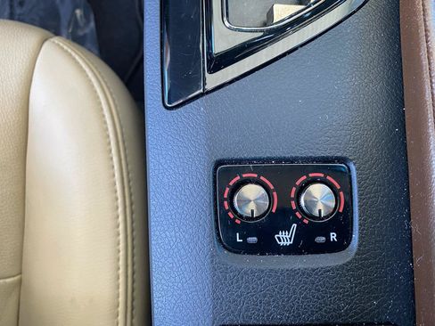 Used 2015 Toyota Avalon XLE FWD image 21