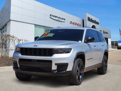 Used 2024 Jeep Grand Cherokee L Laredo AWD/4WD image 2
