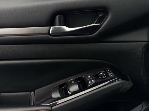 Used 2024 Nissan Altima 2.5 SR image 22