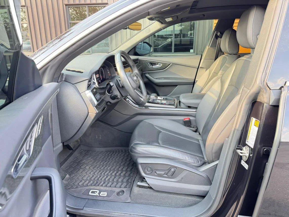 Used 2019 Audi Q8 Premium Plus w/ Premium Plus AWD/4WD image 11